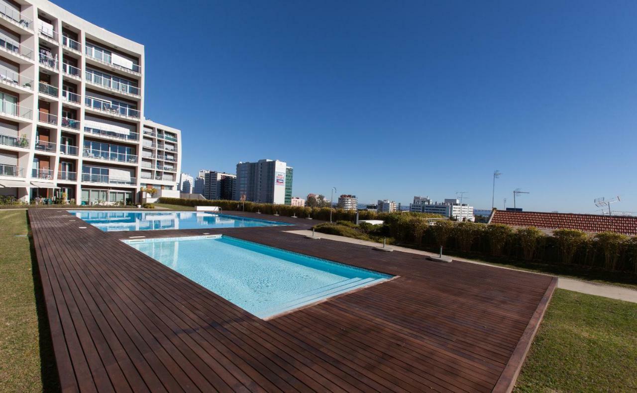 Charming Apartment With Balcony & Pool Lisbon Exterior photo